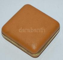 Europa összecsukható utazóóra saját műanyag tokjában, jól jár / 
Travel watch in plastic case, works...