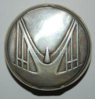 1872-1902 Kör alakú szecessziós ezüst (Ag) szelence németországi hold-korona fémjellel és 800-as tis...