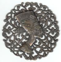 Ezüstözött egyiptomi dísz Nofertiti portréjával / 
Silver plated plaque with Nefertiti's portra...