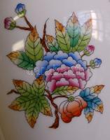 Kézzel festett Victoria avec bord en or mintás jelzett Herendi porcelán váza hibátlan állapotban /
H...