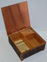 Díszes iparművész réz doboz zenedobozkával a belsejében, 18x18x8cm