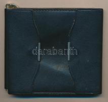 Vegyes fémpénzek bőrpénztárcában, összesen 100db T:vegyes