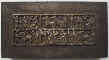 Tevan jelzéssel: Ezüstözött fém doboz, figurális jelenetekkel, kopottas állapotban, 9×17 cm