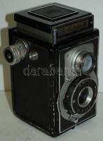 cca 1950 Reflekta II tüköraknás rollfilmes dupla objektíves fényképezőgép, Velax f3.5 objektívvel, 60x60mm negatívval, működőképes állapotban /  TLR camera with Velax 3.5 lens, B, 1-200 shutter