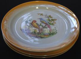 Zsolnay tétel: 3 db süteményes tányér, különböző  madarakkal, matricás, jelzett, hibátlan, 3× d:19 c...