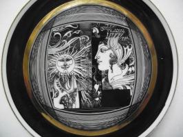 Szász Endre által tervezett Hollóházi porcelán dísztányér, jelzett, hibátlan / Faces designed by End...