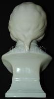 Herendi fehér Mozart mellszobor, talpán benyomott formaszám és HEREND jelzés, hibátlan, m: 20,5 cm. ...