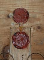 Mészkő ereklyetartó fa keretben Csáky érseki címeres pecséttel, 34,5x34,5cm