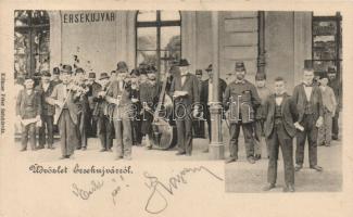 Érsekújvár railway station gypsy band