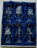 Vadászmotívumokkal díszített üveg likőröspohár-szett /  Liqueur glass set with hunting scenes