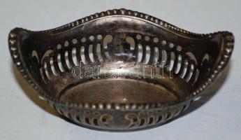 Jelzett ezüstözött fém kosárka / 
Silver plated little metal basket 8x6x3,5cm