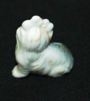 Pincsi kutya mini porcelán figura, kézzel festett, jelzés nélkül, hibátlan 4×3 cm