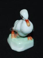 Háború előtti, herendi kézzel festett kacsa, hibátlan, jelzett (koronás 1940), m:6 cm / Handpainted numbered Herendi chinaware duck figure