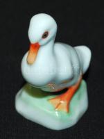 Óherendi kézzel festett kacsa, hibátlan, jelzett, m:6 cm / Handpainted numbered Herendi chinaware duck figure