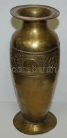 cca 1900 2db dekoratív réz váza. Az egyiken ezüstözés nyomai, a száján repedés, mindkettő alján javításnyomok /  Brass vases with minor faults, one with marks of silver plating, 25cm