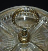 Cca 1900 Bécs, Herrmann jelzésű ezüstözött réz fogós kínáló, eredeti sértetlen üvegbetéttel, jó álla...