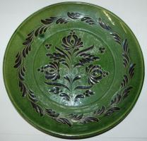 Múzeumi replika nagy tányérok 2 db, egyiken kis repedés, d:31, 33 cm