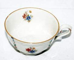 Apró virágokkal díszített hiányos Bavaria porcelán kávéskészlet /
Not complete Bavaria chinaware cof...