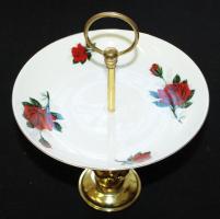 Vörös rózsákkal díszített porcelán süteményes tál réz talapzattal és fogantyúval / Chinaware and copper cake offering 26cm