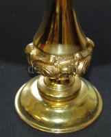 Vörös rózsákkal díszített porcelán süteményes tál réz talapzattal és fogantyúval /
Chinaware and cop...