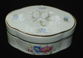 Apró virágokkal díszített rózsás jelzett Hollóházi porcelán bonbonier hibátlan állapotban / Chinaware bonbonier in flawless condition  16x8x11cm