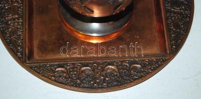 Népművészeti figurális motívumokkal ellátott vörösréz kis kehely és a tálcája, jó állapotban, d:21 c...