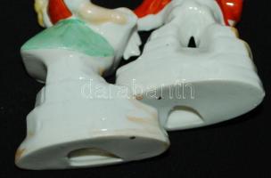 Gitározó kisfiú és olvasó kislány, kalapon 5 mm lepattanás, kézzel festett, jelzés nélküliek, m: 11 ...