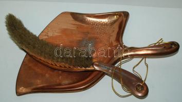 1945 előtt Rezezett morzsalapát seprűvel /  Vintage crumb scoop with brush, marked "D.R.G.M", 30x17cm