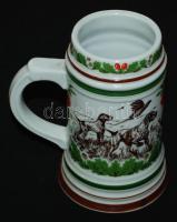 Vadászmotívumokkal díszített festett jelzett Freiberger porcelán söröskorsó / 
Freiberger porcelain ...