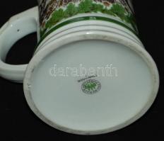Vadászmotívumokkal díszített festett jelzett Freiberger porcelán söröskorsó / 
Freiberger porcelain ...