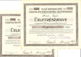 Szeged 1918. "Első Szegedi Cipő-, Csizma- és Papucsipari Szövetkezet" üzletrészjegye 1000K-ról hátlapon "Menning Mihály és hat segédje" képpel (2x) egymás utáni sorszámúak, szép állapotban