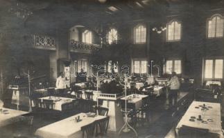 Gyöngyös Bruckner Étterem, fotó (small tear)