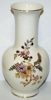 Kézzel festett számozott virágokkal díszített jelzett Zsolnay porcelán váza, a festő "Szebényi ...