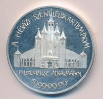 Fritz Mihály (1947-) 1999. A Hévízi Városháza / Szentlélek templom" ezüstözött fém emlékérem (4...