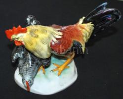 Cca 1940, Drasche udvarló kakas és tyúk, kézi festésű porcelán, jelzett, Markup Béla terve alapján, hibátlan, ritka darab, m: 18 cm, h:20 cm