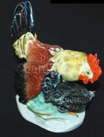 Cca 1940, Drasche udvarló kakas és tyúk, kézi festésű porcelán, jelzett, Markup Béla terve alapján, ...