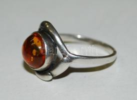 Ezüst (Ag) gyűrű borostyánnal díszítve / Silver ring with amber 1,73gr size: 49