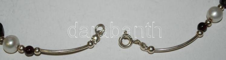 Ezüst (Ag) nyaklánc hozzávaló karkötővel, csiszolt gránáttal és tenyésztett gyönggyel díszítve /
Sil...