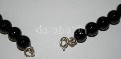 Ónix nyaklánc ezüst (Ag) szerelékkel /
Onyx necklace with silver accessories 48cm