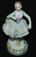 Kézzel festett áttört ruhás német Unterweissbach porcelán balerina figura áttört résznél hibákkal / Handpainted numbered german chinaware ballerine figure (small faults) 11 cm