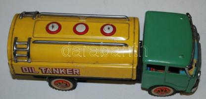 cca 1970 Lendkerekes olajtanker lemezautó / Oil tanker tin car with flywheel 23x9cm