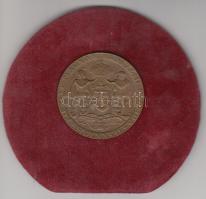 Szántó Gergely (1886-1962) 1927. "Királyi Magyar Egyetemi Nyomda" Br plakett (40mm) bőr/bársony tartón T:2