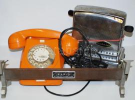 Kis bolha tétel: régi Supralec kenyérpirító, tárc sás telefon és egy szabadalmazott "RAPID" rögzítő készülék