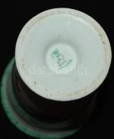 Kézzel festett Drasche váza, virággal díszített jelzett, apró hiba a talpon, m:15 cm