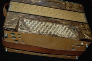cca 1950 Matador típusú működőképes gyermek tangóharmonika fém betétekkel jó állapotban