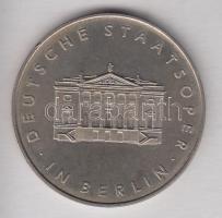 NDK 1967. "Nemzeti Opera Berlinben" ffém emlékérem T:1- GDR 1967. "German National Opera Berlin" metal medallion (40mm) C:AU