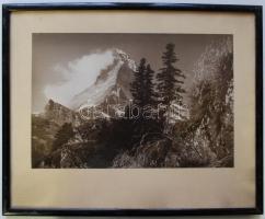 Egy hatalmas doboznyi képkeret: festménnyel, nyomatokkal, fotókkal összesen: 20 db