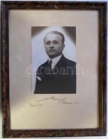 Egy hatalmas doboznyi képkeret: festménnyel, nyomatokkal, fotókkal összesen: 20 db