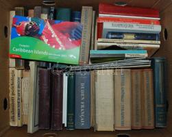 Könyv hagyaték tétel banános ládában, sok jó kiadással