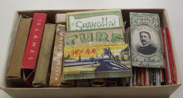 Kis zsilettpenge gyűjtemény bonbonos dobozban benne 33 zsilettpenge eredeti csomagolásban + 16 csomagolás nélkül + borítók, dobozok, mindez kis bonbonos dobozban. Ritka ajánlat!!